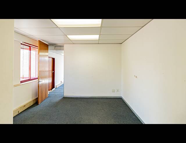393M² OFFICE TO LET IN FERNDALE